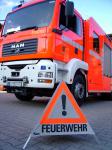 Achtungszeichen mit Aufschrift "Feuerwehr"